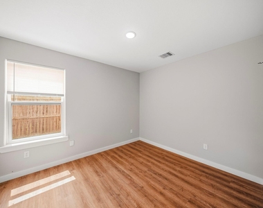 8705 Bertwood Street - Photo Thumbnail 12