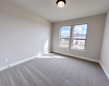 5515 Holly Hollow Lane - Photo Thumbnail 46