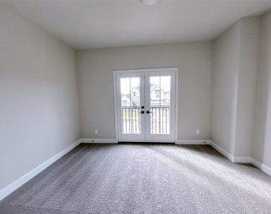 5515 Holly Hollow Lane - Photo Thumbnail 38