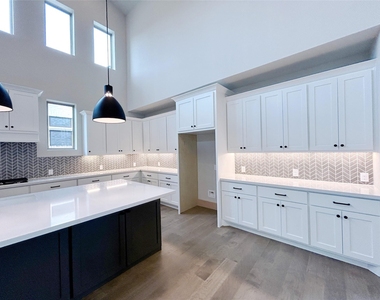 5515 Holly Hollow Lane - Photo Thumbnail 22