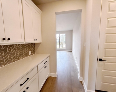 5515 Holly Hollow Lane - Photo Thumbnail 27