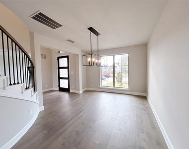 5515 Holly Hollow Lane - Photo Thumbnail 29
