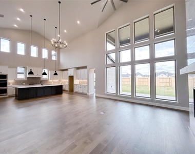 5515 Holly Hollow Lane - Photo Thumbnail 19