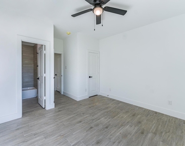 10703 Hillside Drive - Photo Thumbnail 13