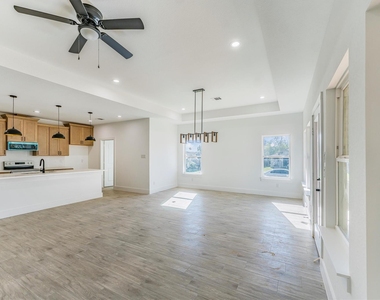 10703 Hillside Drive - Photo Thumbnail 37