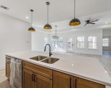 10703 Hillside Drive - Photo Thumbnail 24