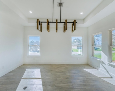 10703 Hillside Drive - Photo Thumbnail 29