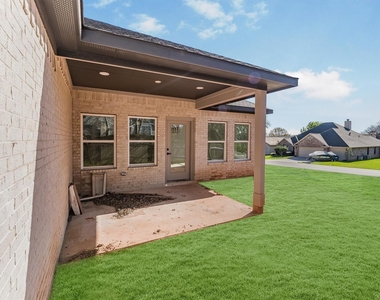 10703 Hillside Drive - Photo Thumbnail 9