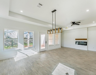 10703 Hillside Drive - Photo Thumbnail 31