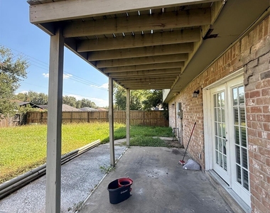 3403 Meadowview Dr - Photo Thumbnail 25