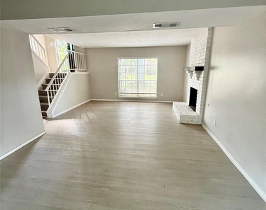 3403 Meadowview Dr - Photo Thumbnail 18