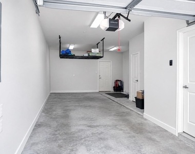 2904 Chenevert Street - Photo Thumbnail 19