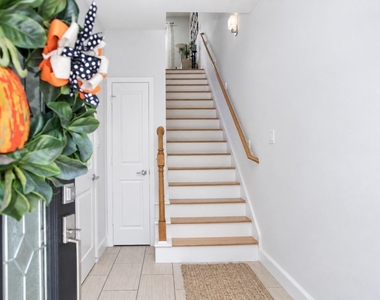 2904 Chenevert Street - Photo Thumbnail 1
