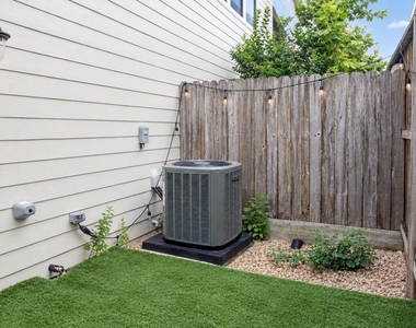 2904 Chenevert Street - Photo Thumbnail 21