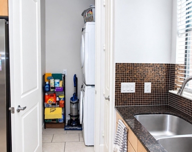 2904 Chenevert Street - Photo Thumbnail 8