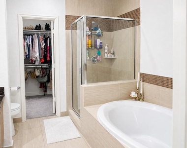 2904 Chenevert Street - Photo Thumbnail 15