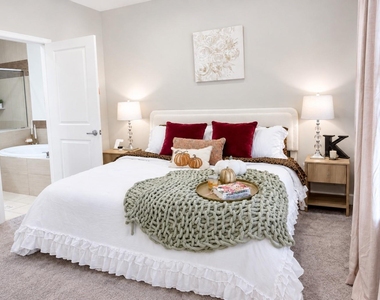 2904 Chenevert Street - Photo Thumbnail 12