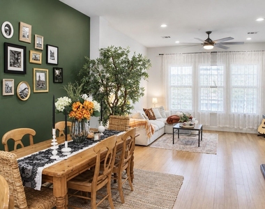 2904 Chenevert Street - Photo Thumbnail 10