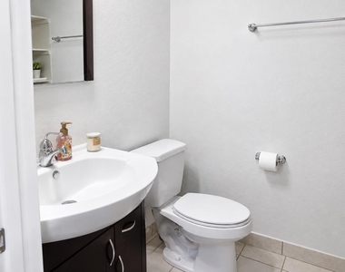 2904 Chenevert Street - Photo Thumbnail 18