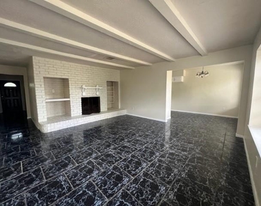 15307 Timberlea Drive - Photo Thumbnail 5