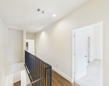 5425 Floyd Street - Photo Thumbnail 13