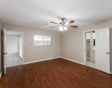 12805 Bexley Drive - Photo Thumbnail 6