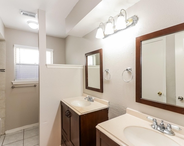 12805 Bexley Drive - Photo Thumbnail 8