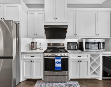 2502 Radcliffe Street - Photo Thumbnail 14