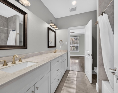 2502 Radcliffe Street - Photo Thumbnail 29