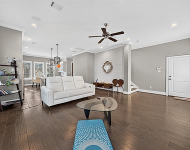 2502 Radcliffe Street - Photo Thumbnail 5