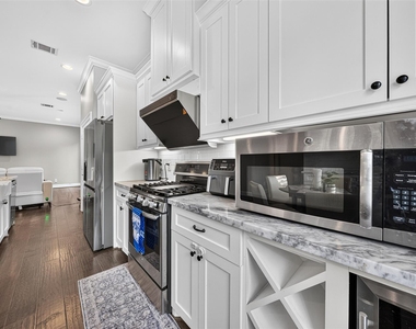 2502 Radcliffe Street - Photo Thumbnail 13