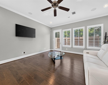 2502 Radcliffe Street - Photo Thumbnail 8