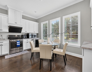 2502 Radcliffe Street - Photo Thumbnail 9