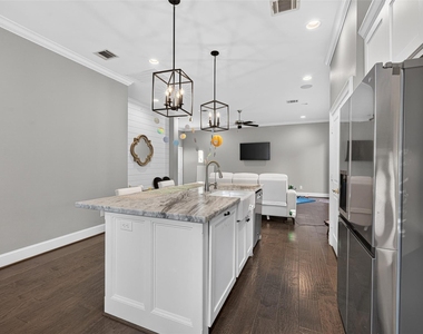 2502 Radcliffe Street - Photo Thumbnail 16