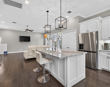 2502 Radcliffe Street - Photo Thumbnail 11