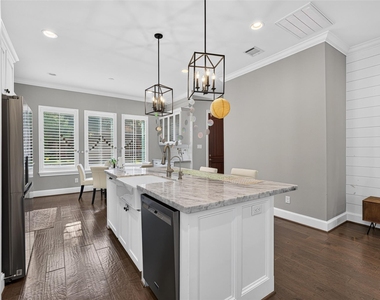 2502 Radcliffe Street - Photo Thumbnail 15