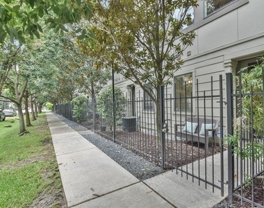 1921 Summer Street - Photo Thumbnail 2
