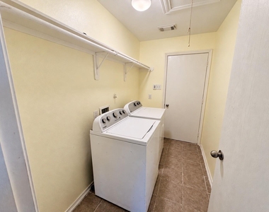 5918 Laramie River Court - Photo Thumbnail 6