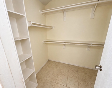 5918 Laramie River Court - Photo Thumbnail 4