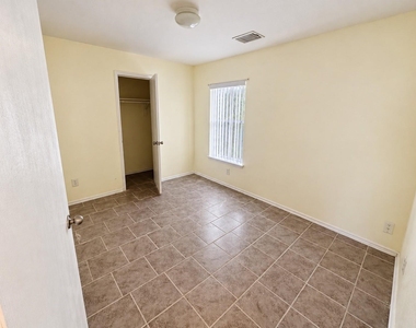 5918 Laramie River Court - Photo Thumbnail 7