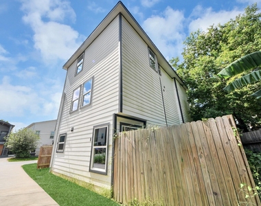 8125 Eastover Street - Photo Thumbnail 23