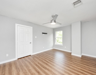 8125 Eastover Street - Photo Thumbnail 11