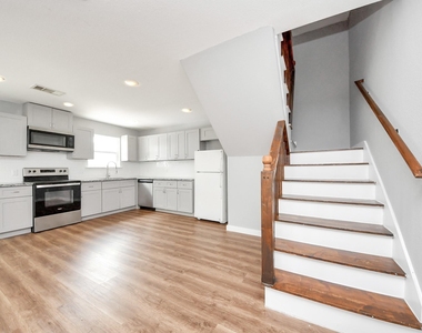 8125 Eastover Street - Photo Thumbnail 7