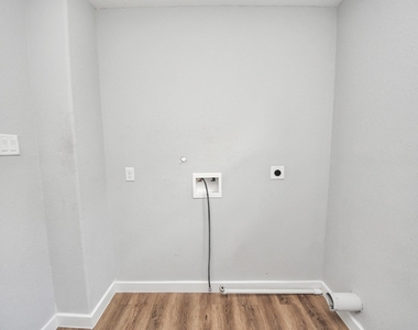 8125 Eastover Street - Photo Thumbnail 19