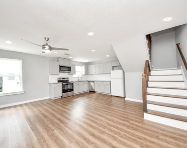 8125 Eastover Street - Photo Thumbnail 8