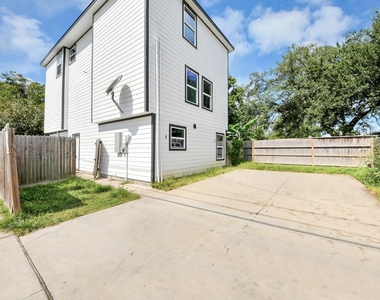 8125 Eastover Street - Photo Thumbnail 24