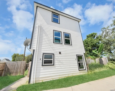 8125 Eastover Street - Photo Thumbnail 4