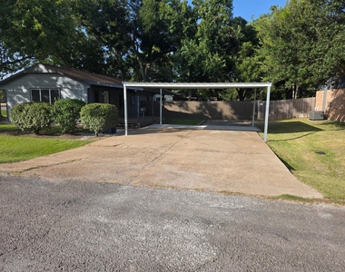 1102 E 2nd Street - Photo Thumbnail 1