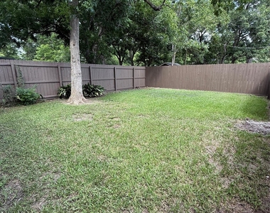 1102 E 2nd Street - Photo Thumbnail 4