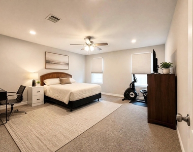 7730 Avenue E - Photo Thumbnail 4